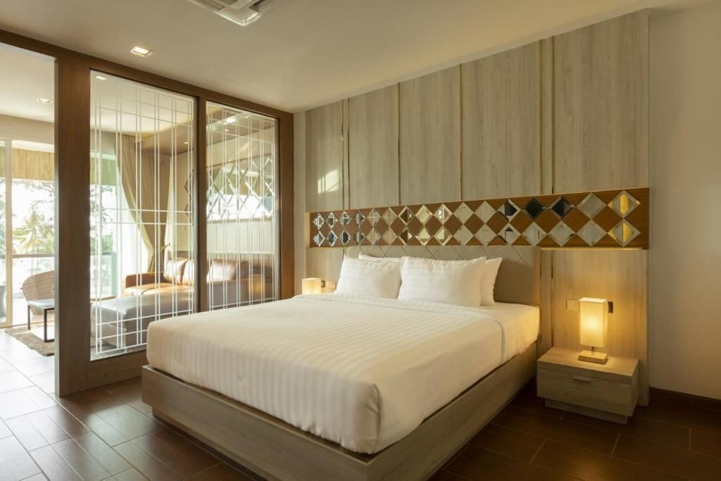 rooms-suite-room-city-view