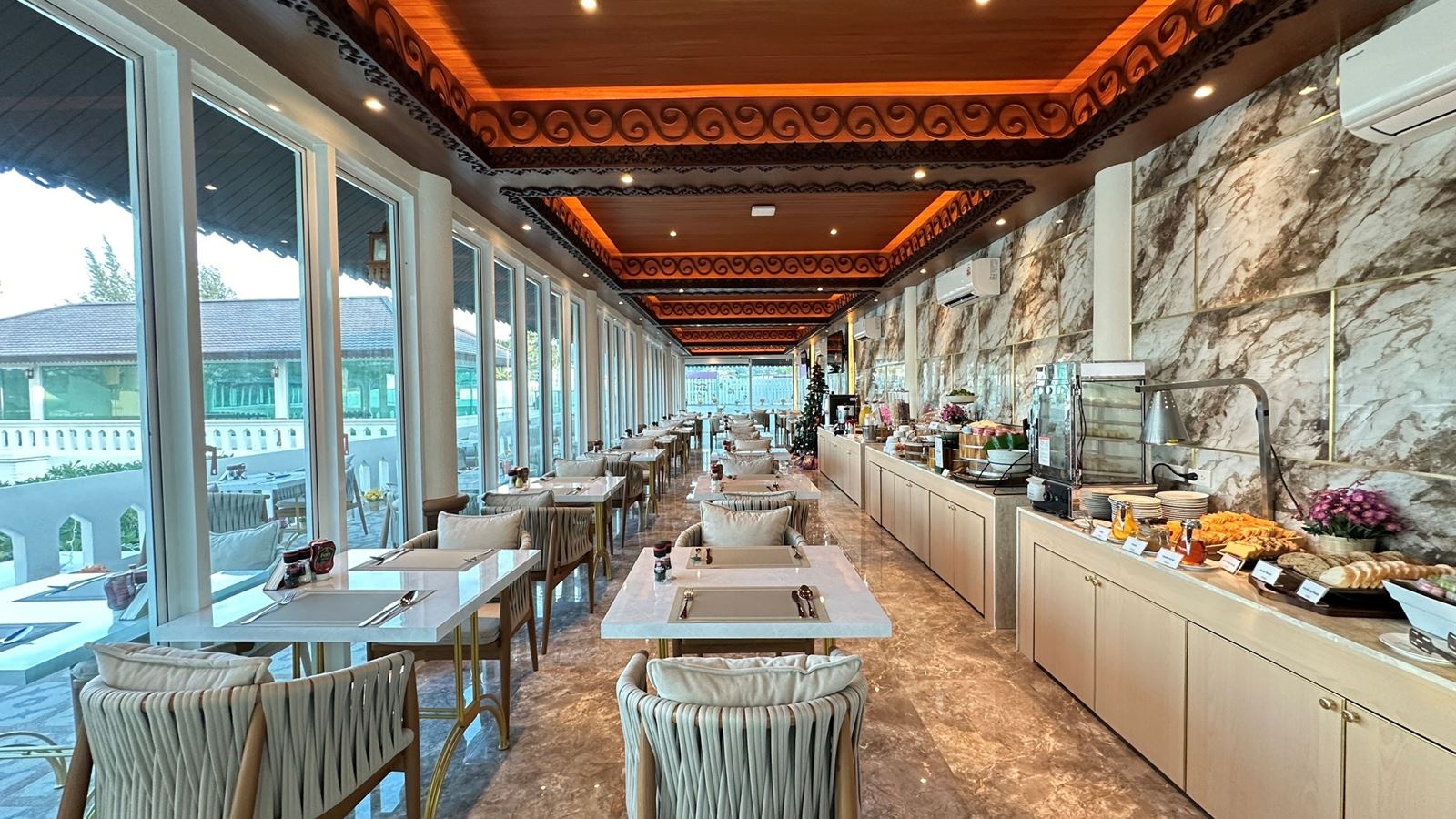 restaurants-restaurant